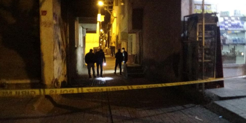 Diyarbakır'da sokak ortasında silahlı çatışma: 2 ağır yaralı