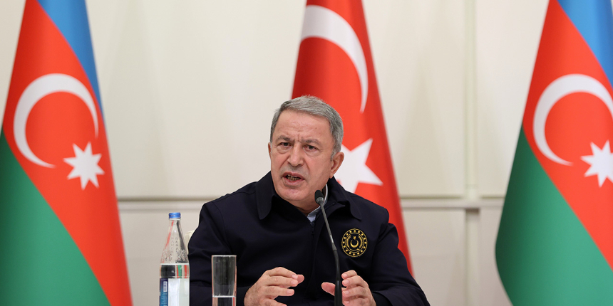 Milli Savunma Bakanı Akar'ın duygusal anları: Şehit askerle anısını anlatırken gözleri doldu