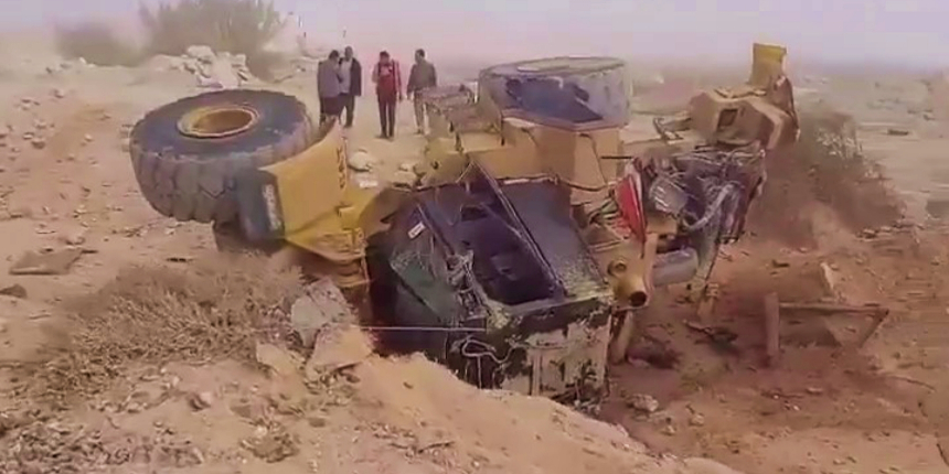 Tren, traktörü biçti: Sürücü feci şekilde can verdi!