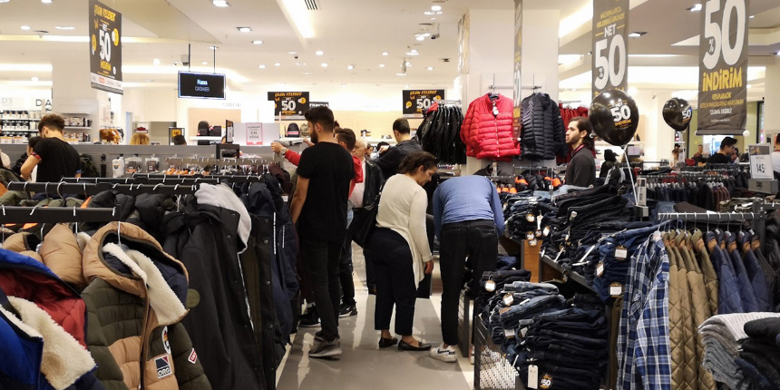 Ticaret Bakanlığı'ndan 'Efsane cuma' uyarısı... İndirim oyununa dikkat!