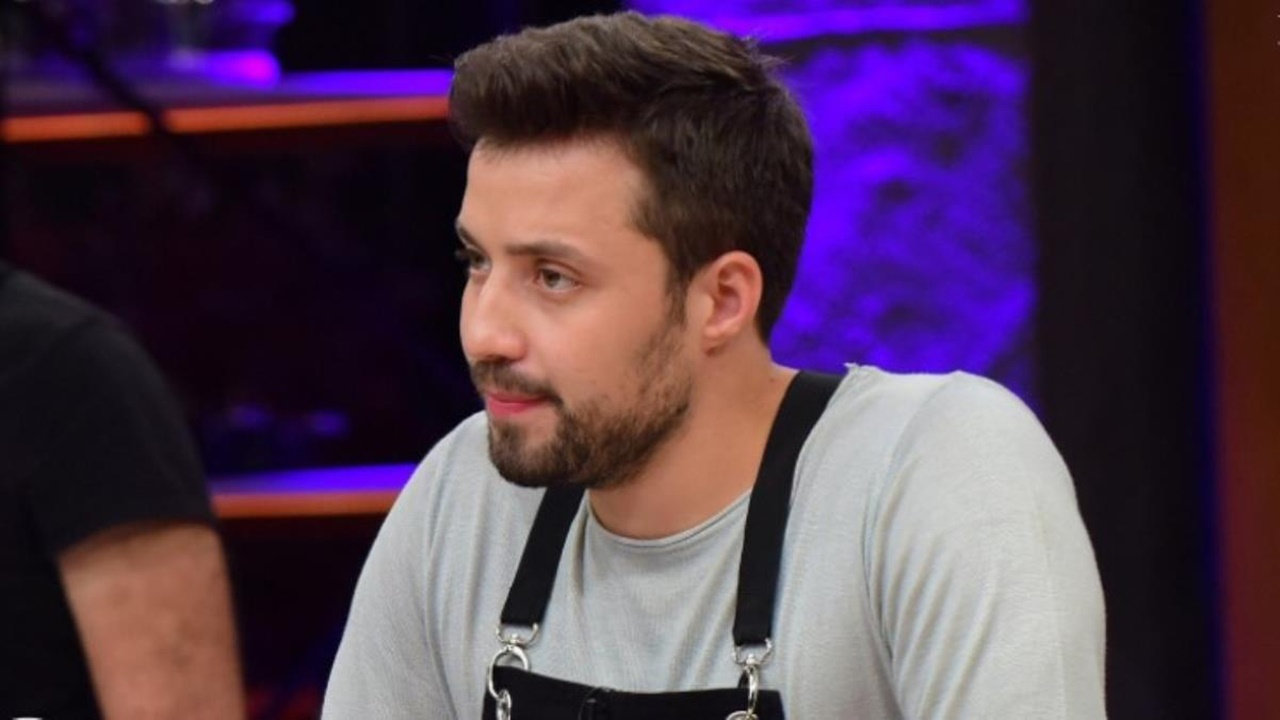 MasterChef Hasan aldığı acı haberle yarışmadan çekildi! Milyonları hüngür hüngür ağlattı!