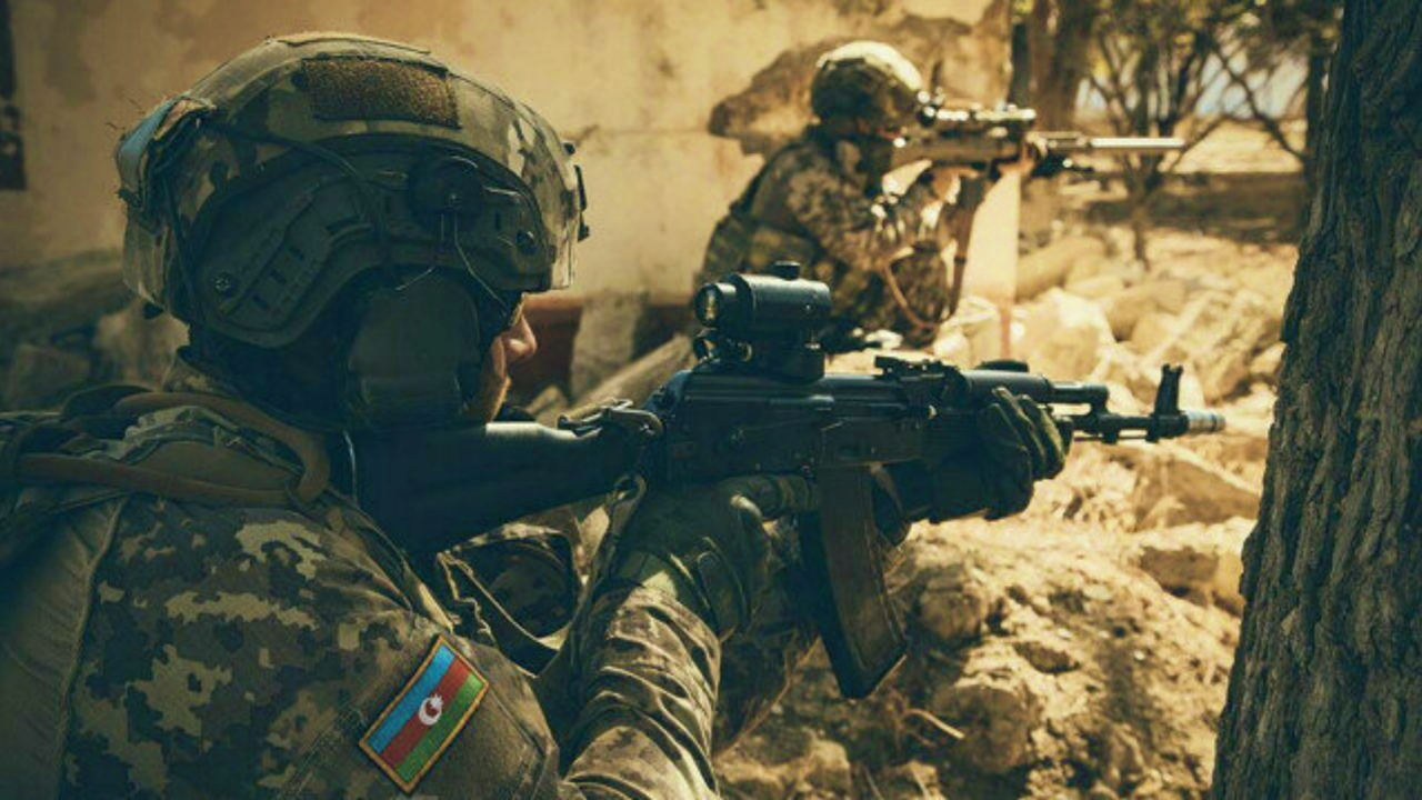 Ermenistan askerleri, Azerbaycan'ın iş makinalarına ateş açtı!