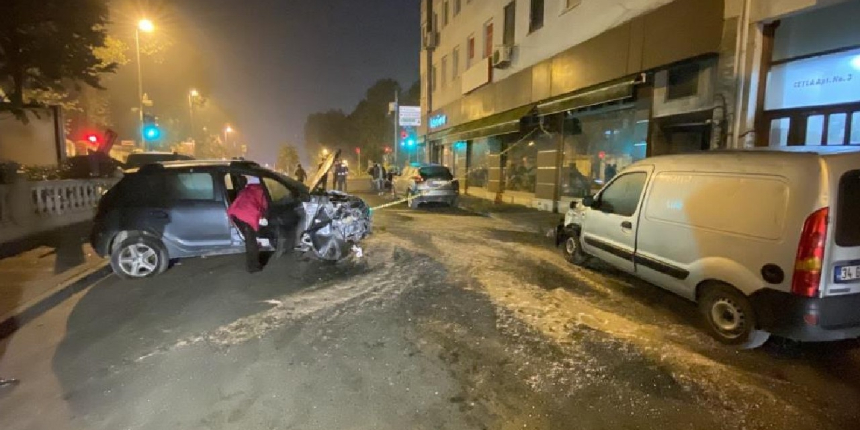 Üsküdar’da hızla ters yöne giren otomobil sürücüsü dehşet saçtı: 1 yaralı