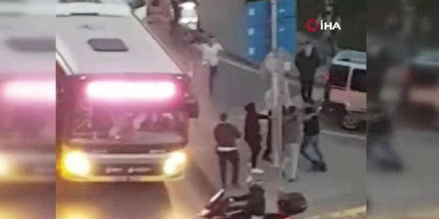 Esenler’de otobüs şoförüne darp girişimi kamerada!
