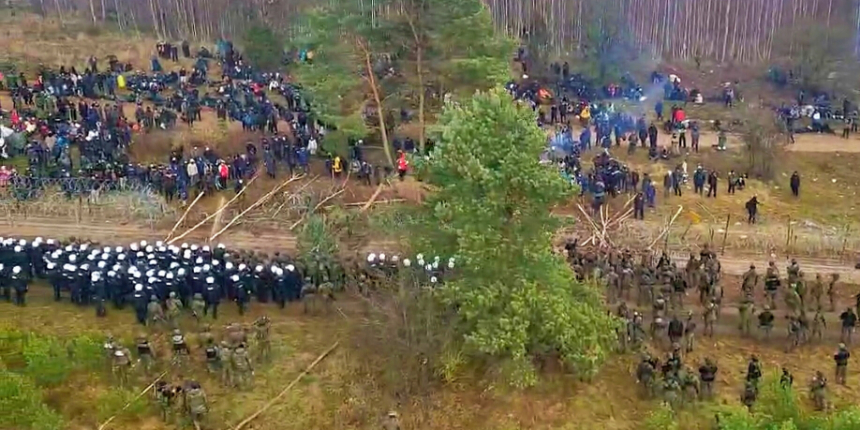 Belarus - Polonya sınırında insanlık dramı: Göçmenler ağaçları kesiyor