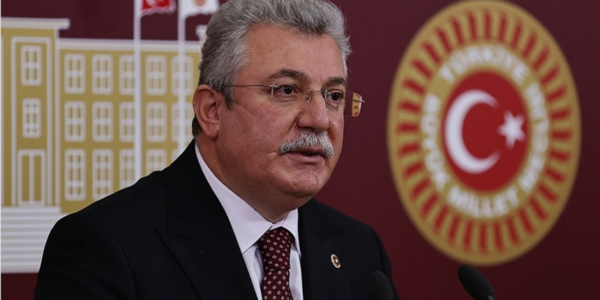 AK Parti'li Akbaşoğlu: Parti yönetimi siyasi ahlak dersinden sınıfta kalmıştır!