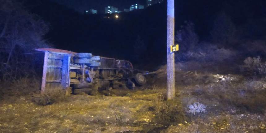 Freni boşalan kamyondan atlayarak kurtuldu!