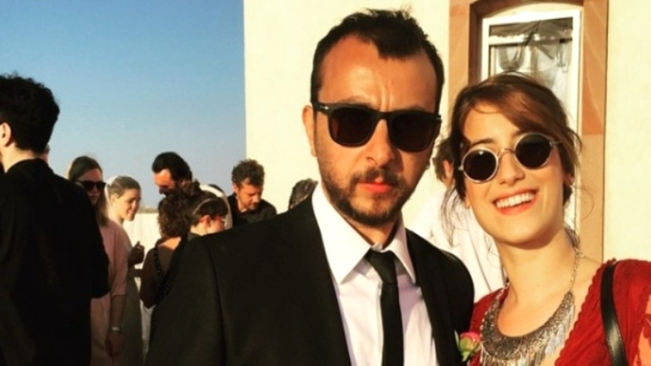 Hazal Kaya canlı yayındayken Ali Atay'dan sürpriz mesaj! Neye uğradığını şaşırdı!