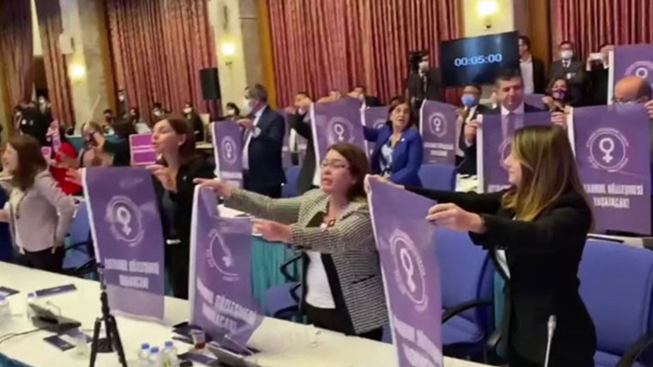 TBMM'de CHP ile HDP'den İstanbul Sözleşmesi protestosu