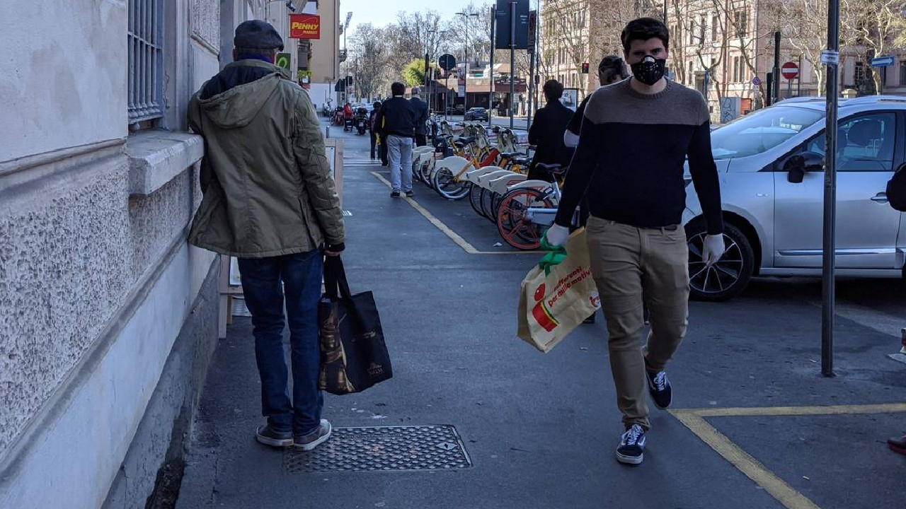 Avrupa'da ilk! Aşı olmayana sokak kısıtlaması...