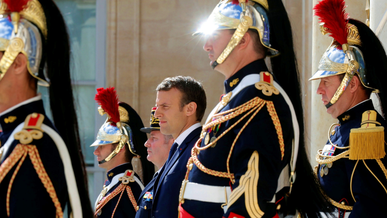 Fransa'daki Elysee Sarayında bir asker, başka bir askere tecavüz etti!