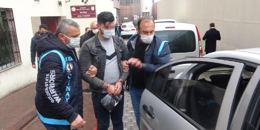 'Yan baktın' kavgası cinayetle bitti!