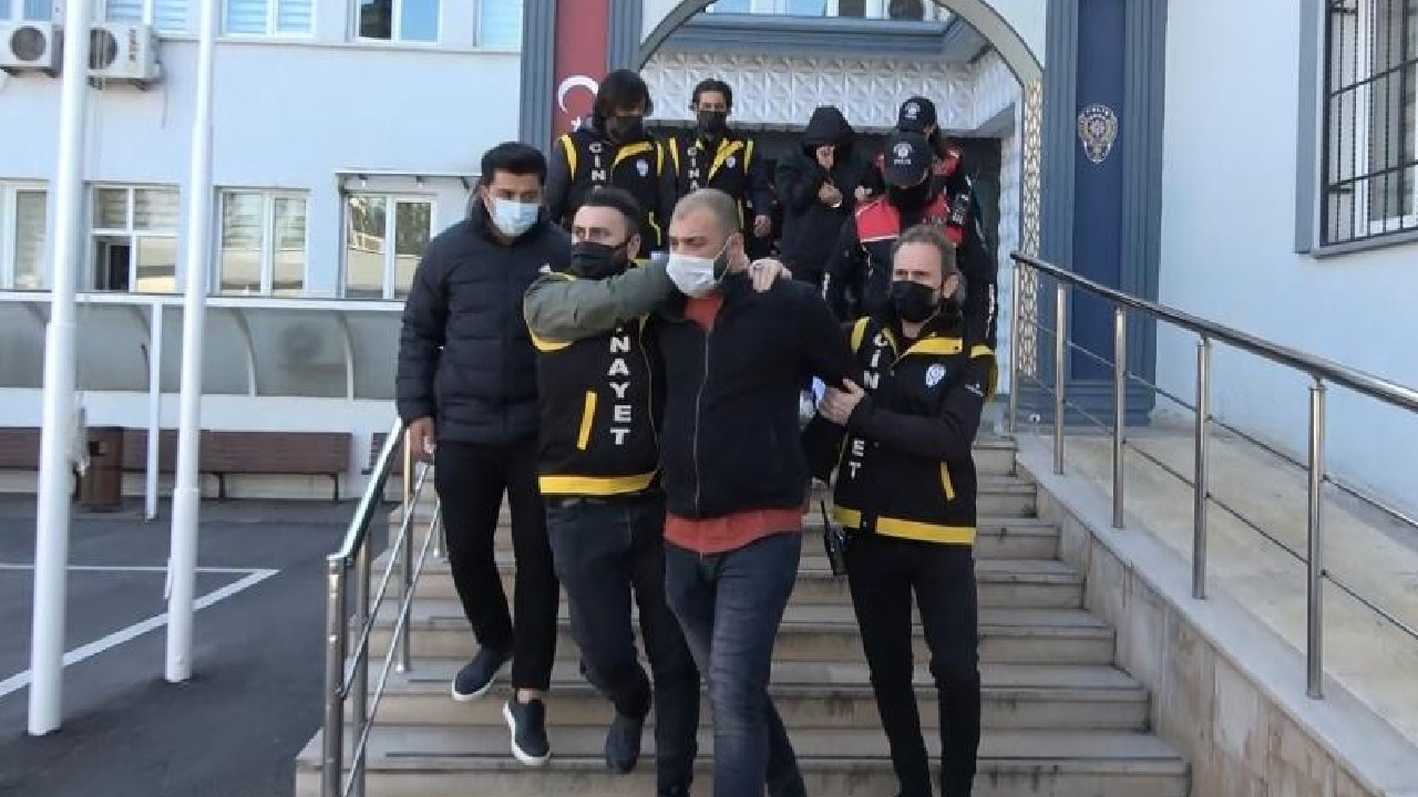 Boşandığı karısını öldürdükten sonra kaplıcaya giden zanlı tutuklandı