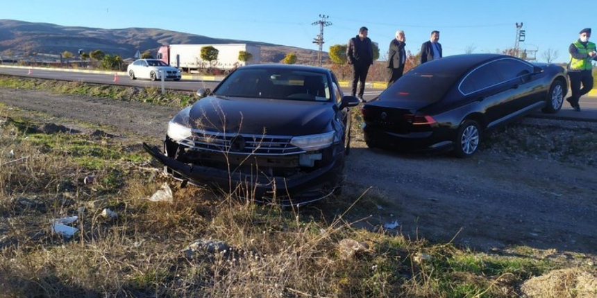 Mansur Yavaş'ın kardeşinin cenaze töreninden dönen Akşener'in konvoyunda kaza meydana geldi!