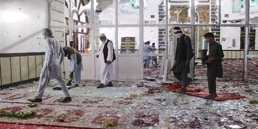 Afganistan Nangarhar'da bir camide patlama: Ölü ve yaralılar var! İşte olay yerinden ilk görüntüler...