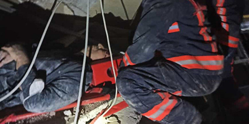 Malatya'da çöken binadan kurtarılan vatandaş o anları anlattı...