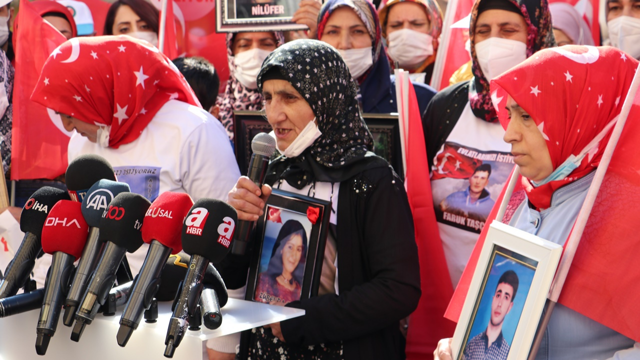 'Senin kızın Avrupa'da geziyor! Benim kızım dağda, taşta ölüyor!'