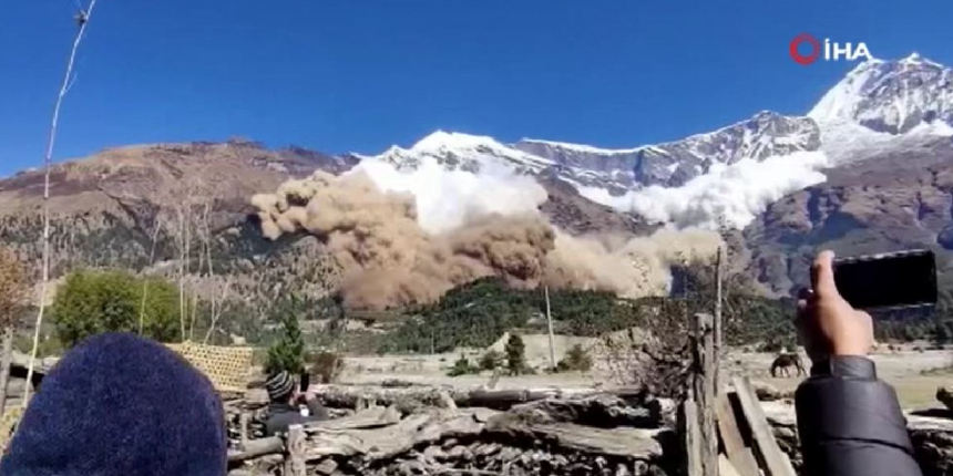 Nepal'de ortaokula çığ düştü: 11 yaralı