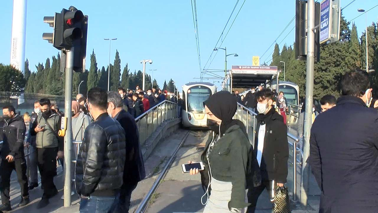 İBB'nin tramvay çalışması vatandaşları isyan ettirdi