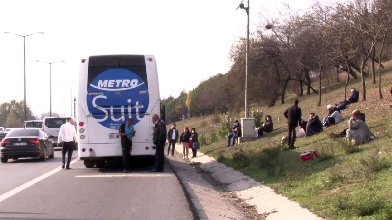 İstanbul'da yolcu otobüsünde yangın paniği: Yolcular 1.5 saat TEM'de kaldı