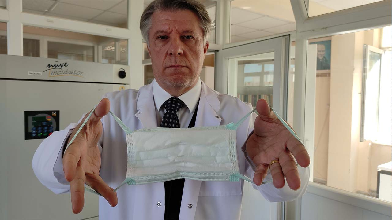 Maskeleri inceleyen doktor gözlerine inanamadı: 2 saatten fazla kullanılmamalı