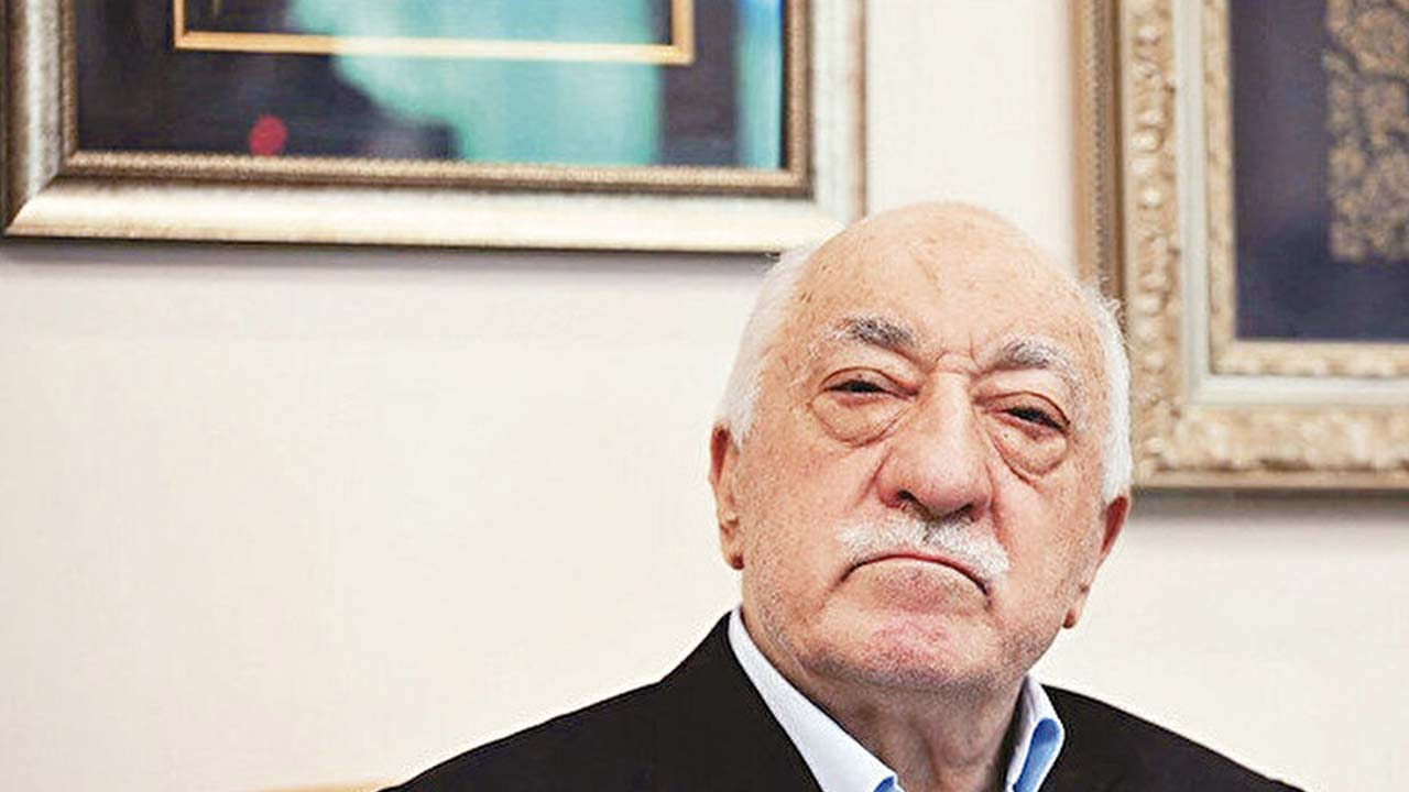 Sınav sorularını çalamayan FETÖ'cüler elebaşı Gülen'den fırça yedi