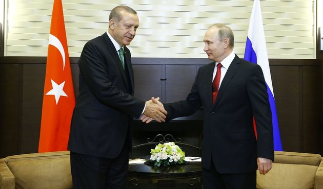 Cumhurbaşkanı Erdoğan, Putin ile buluştu! Liderlerden ilk mesajlar...