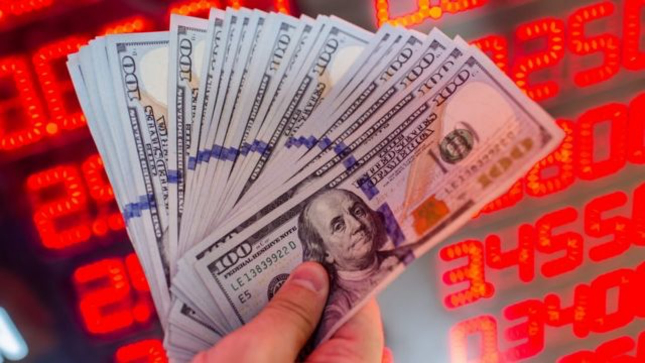 Dolar alev aldı! 12 TL'yi aşarak tarihi rekorunu tazeledi!