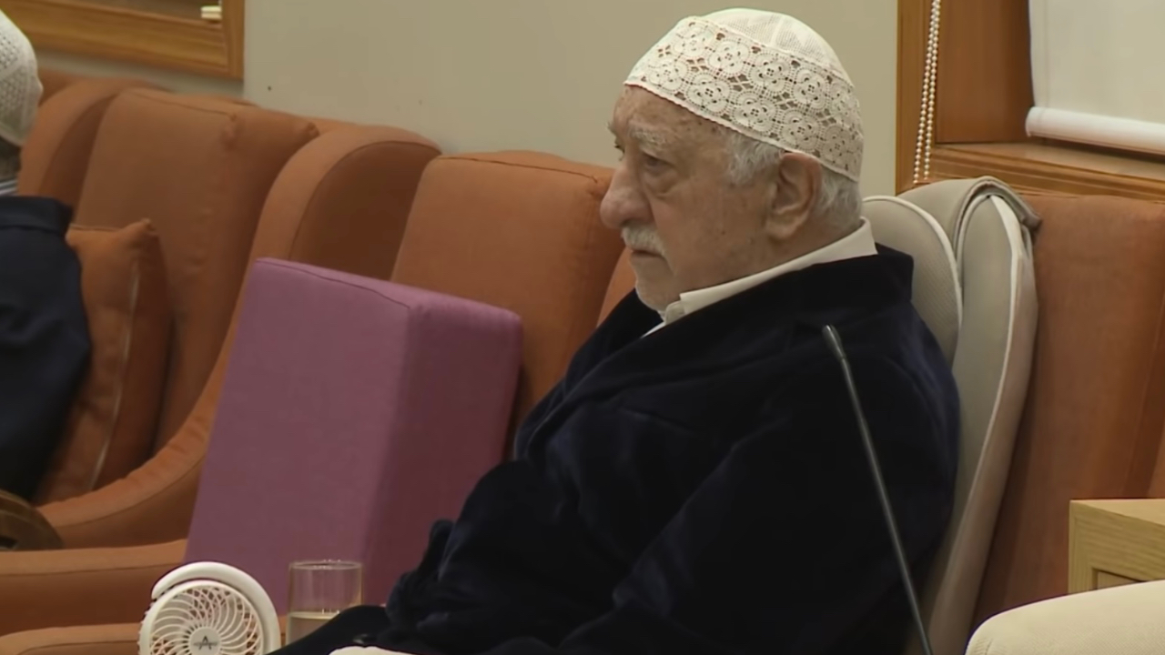 FETÖ elebaşı Gülen hastaneden yatarken örgütten dikkat çeken hamle: Eski görüntüsünü yayınladılar