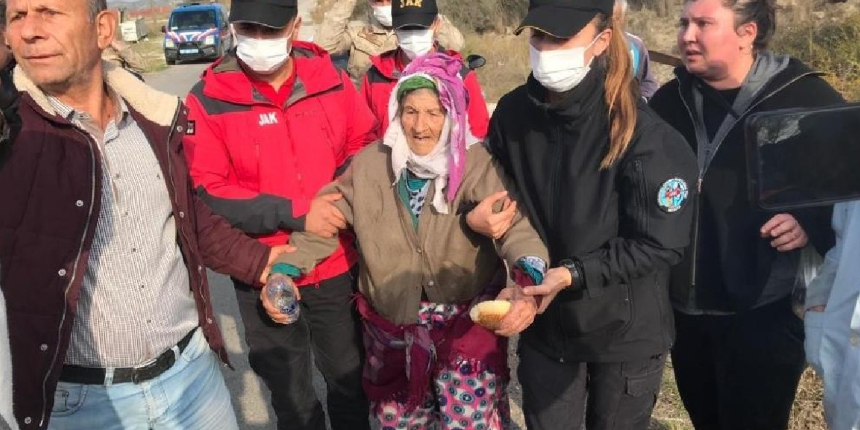 91 yaşındaki alzheimer hastası kadın ölmemek için çukur kazıp, atkısını üstüne örtmüş