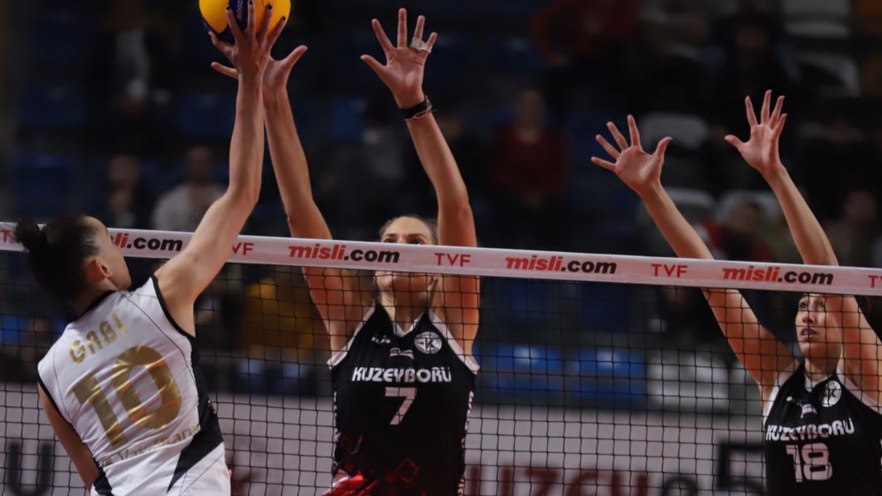 Kuzeyboru evinde VakıfBank'ı set vermeden yendi... Voleybol için küçük, Aksaray için büyük adım!