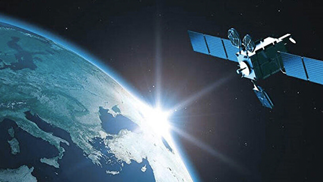 Bakan Karaismailoğlu duyurdu: Türksat 5B'nın yapımı tamamlandı