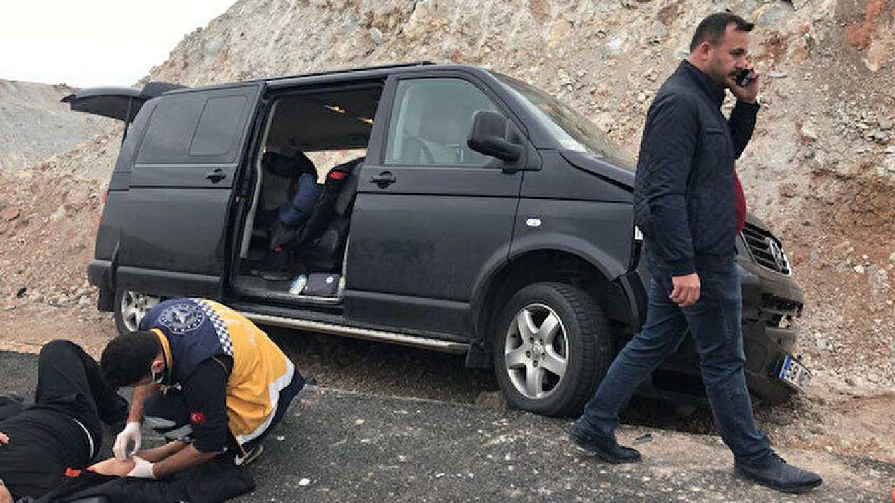 Sultangazi Belediye Başkan Yardımcısı ile AK Parti Sultangazi İlçe Başkanı kaza geçirdi
