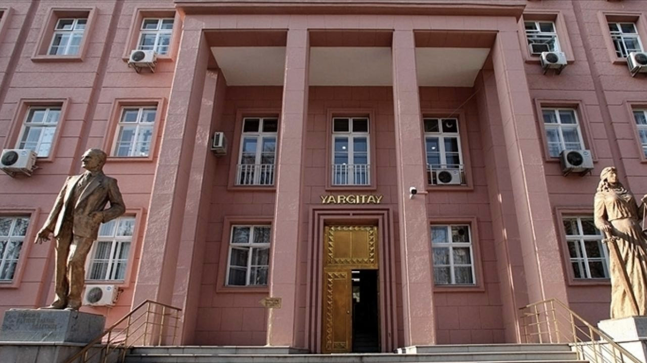 Yargıtay kararı onayladı: Mesai saatinde gazete okuyan işçi tazminatsız kovuldu