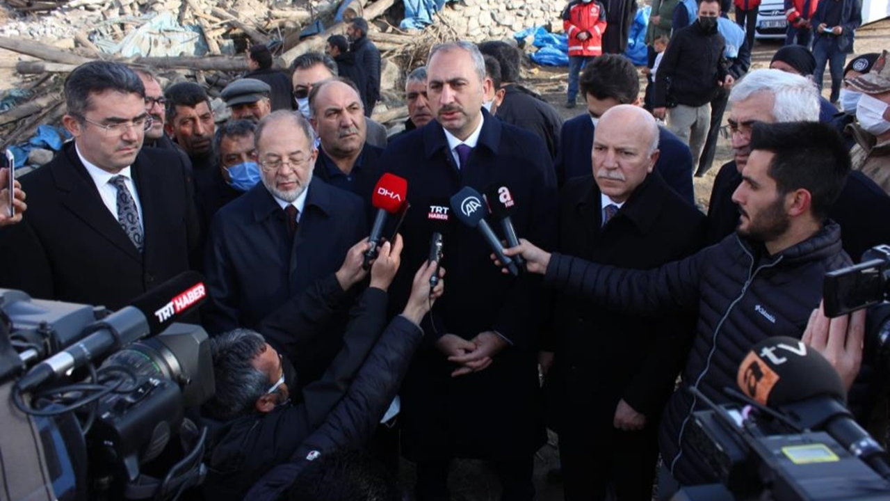 Bakan Gül, deprem bölgesinde incelemelerde bulundu