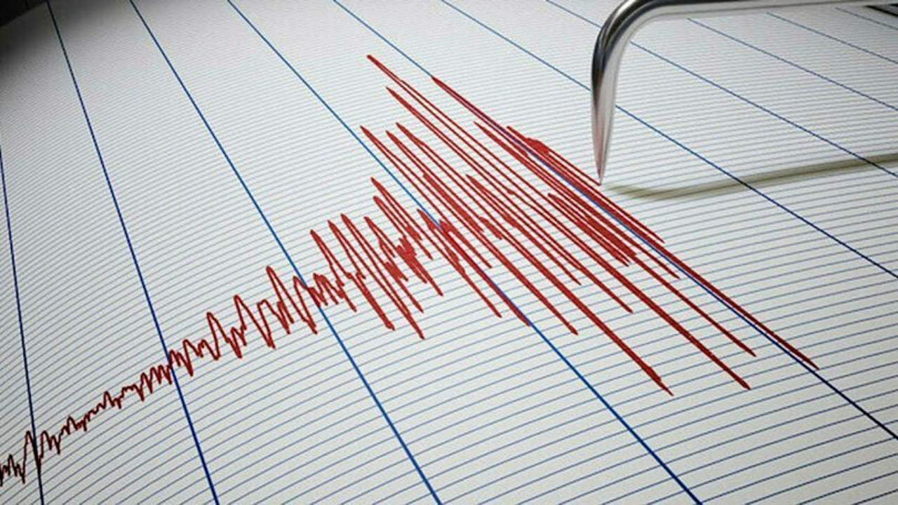 Van güne depremle uyandı! 4.2 büyüklüğünde sallandı!