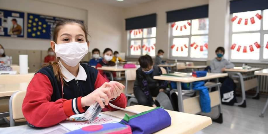 MEB, salgın nedeniyle okullardaki tören, müsabaka, yarışma gibi etkinlikleri iptal etti