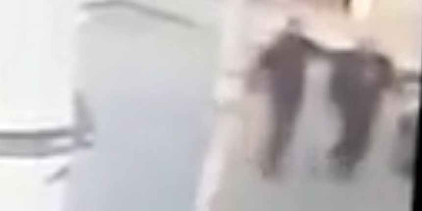 Takip ettiği kişiyi sokak ortasında vahşice öldürdü, o anlar kameraya yansıdı