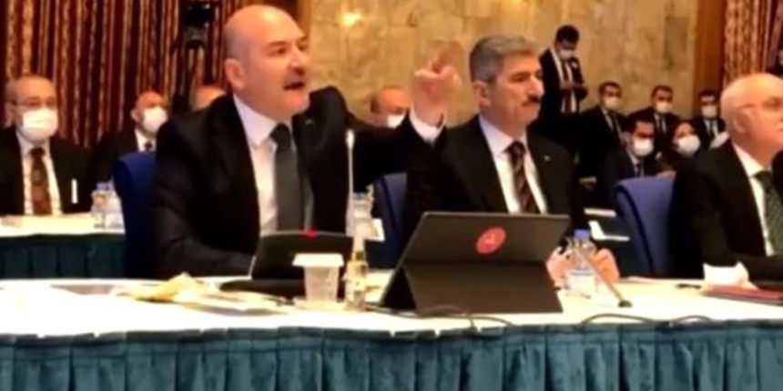 Bakan Soylu'dan CHP'li Özkoç'a : Orada şehit veriyoruz sen gevrek gevrek gülüyorsun