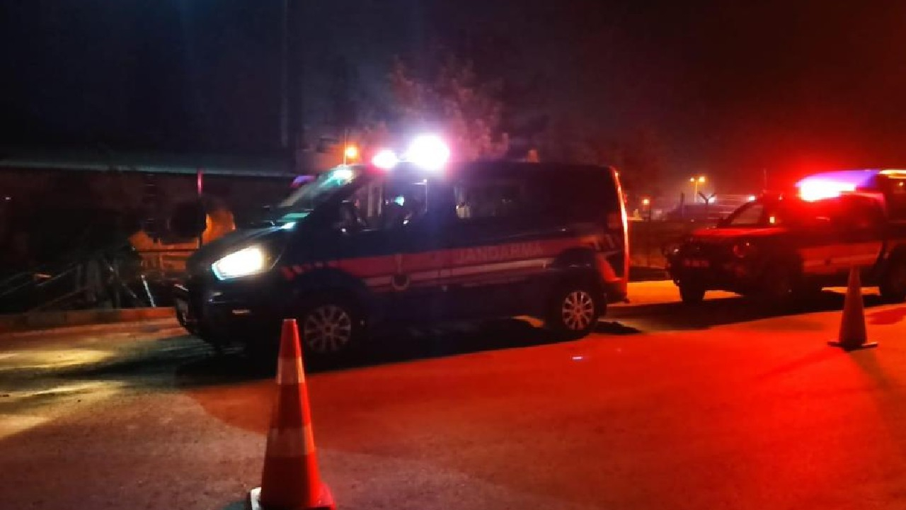 Sokak ortasında tartıştığı kadını, boğazından bıçakladı!