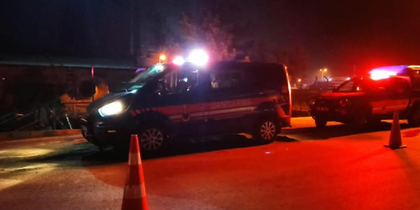 Sokak ortasında tartıştığı kadını, boğazından bıçakladı!