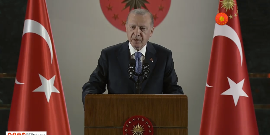 Cumhurbaşkanı Erdoğan'dan öğretmenlere yeni müjde: Öğretmenlik Meslek Kanunu çıkaracağız