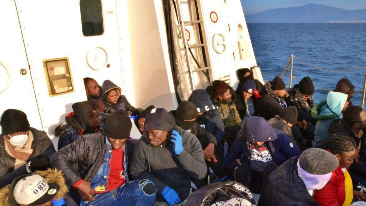 Yunanistan'ın ölüme terk ettiği 274 insanı Türkiye kurtardı!