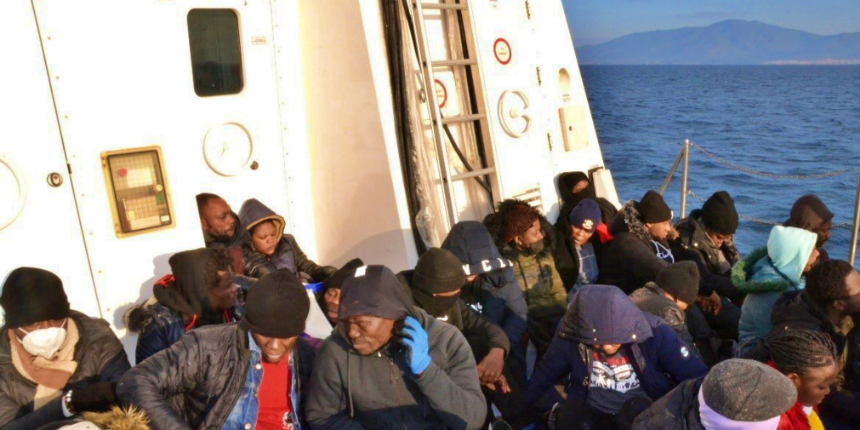 Yunanistan'ın ölüme terk ettiği 274 insanı Türkiye kurtardı!