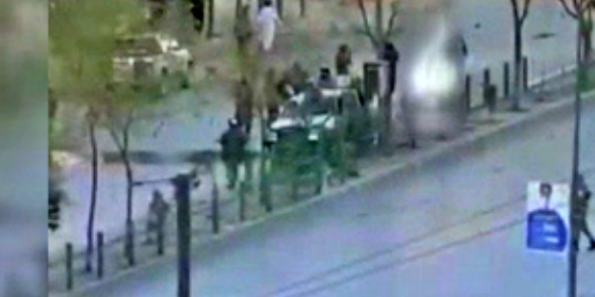 Kabil'de Taliban aracına yerleştirilen mıknatıslı bomba infilak etti!