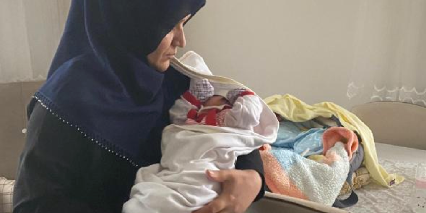 13 günlük bebeği karınca zehriyle öldürmeye çalışmıştı! O baba tutuklandı