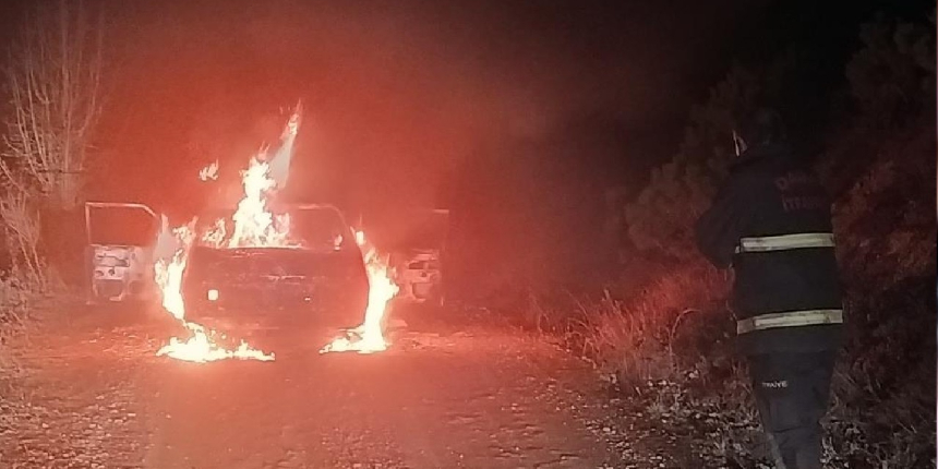 Seyir halindeki araç, alev alev yandı!