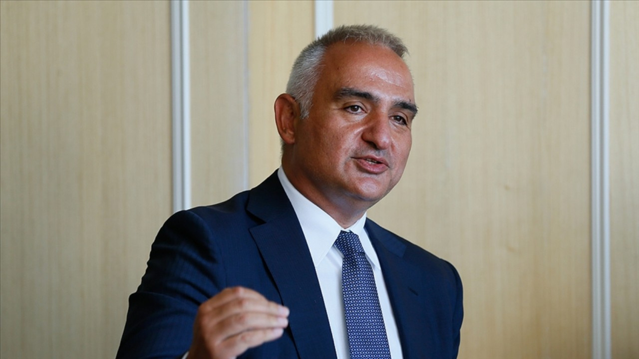 Kültür ve Turizm Bakanı Ersoy, Antalya'da turizmcilerle bir araya geldi