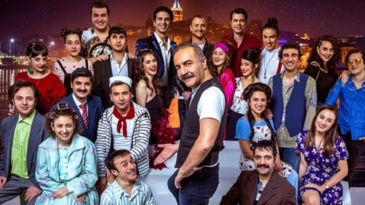 Çok Güzel Hareketler 2 ayrılık haberiyle sarsıldı! İki isim yollarına artık yalnız devam edecek!