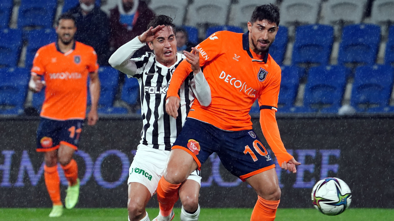 Başakşehir'in serisine Altay son verdi... Hakem Ümit Öztürk'ün maçı "yeterince" uzatmaması dikkat çekti